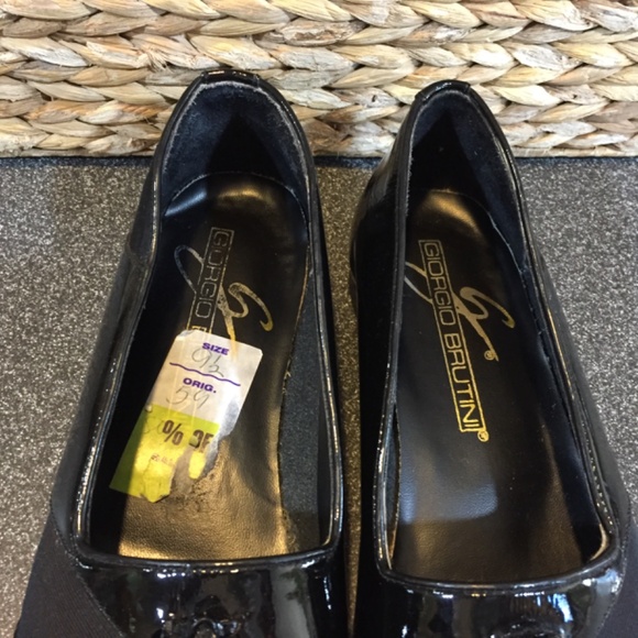Giorgio Brutini Black Patent Flats - Picture 15 of 16